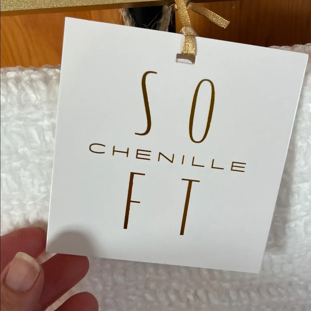 Chenielle Blanket - Picture 3 of 5